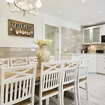 Sitges Spaces Mediterranean Apartments 4 Bedroom, 4 Bathroom, Huge Terrace, Jacuzzi- Sleeps 9