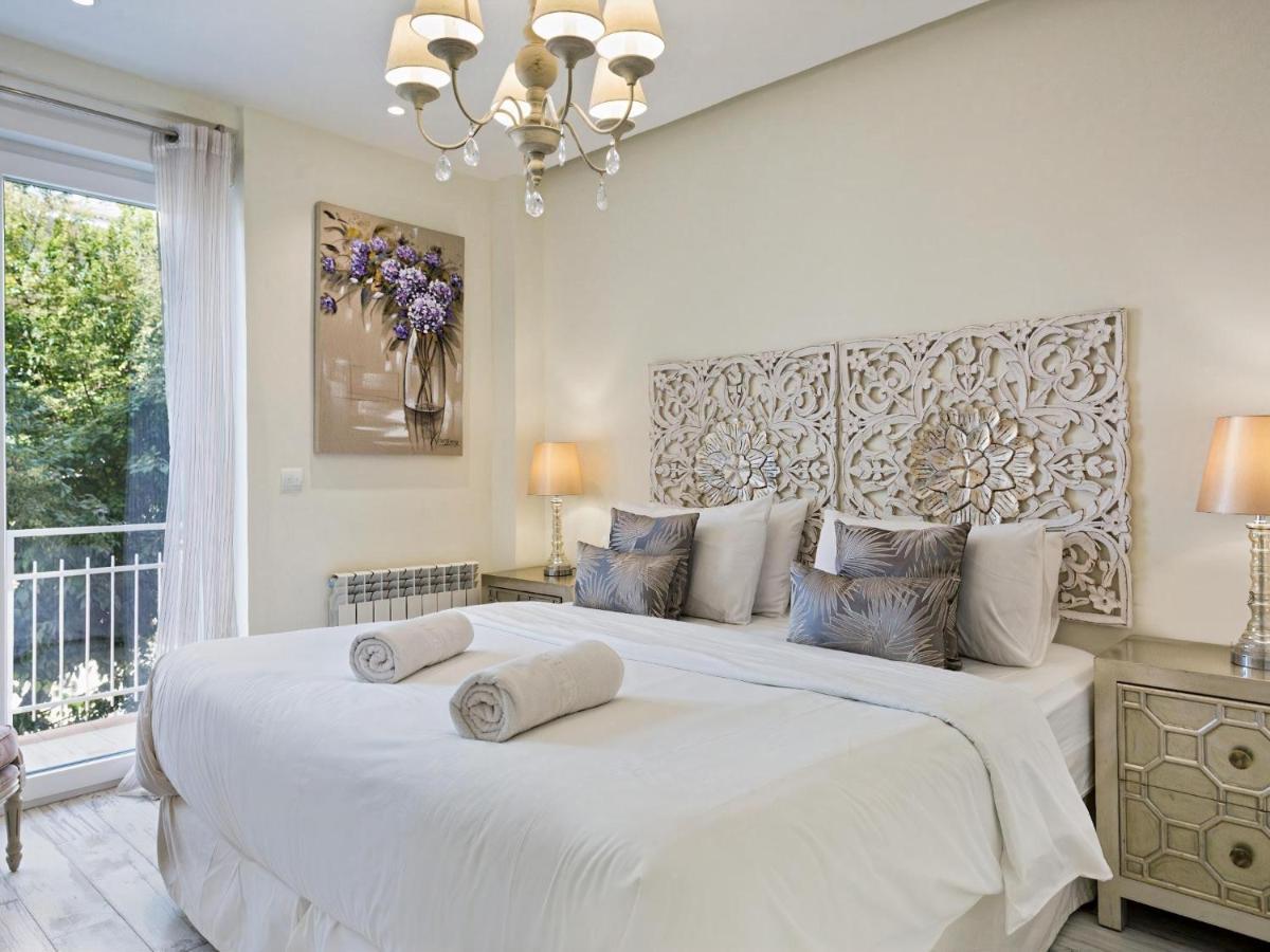 Lägenhet Spaces Mediterranean 4 Bedroom, 4 Bathroom, Huge Terrace, Jacuzzi- Sleeps 9 Sitges