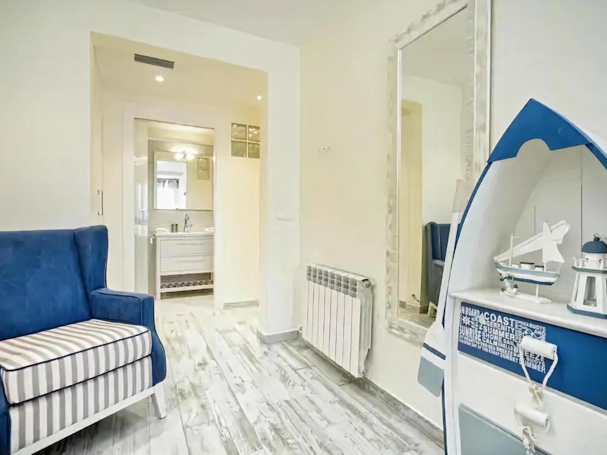 Lägenhet Spaces Mediterranean 4 Bedroom, 4 Bathroom, Huge Terrace, Jacuzzi- Sleeps 9