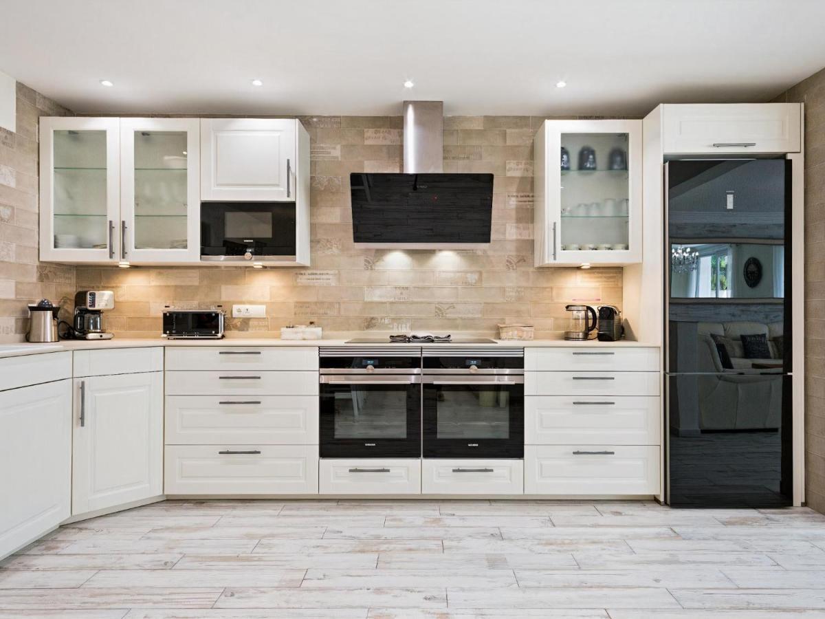 Lägenhet Spaces Mediterranean 4 Bedroom, 4 Bathroom, Huge Terrace, Jacuzzi- Sleeps 9 Sitges