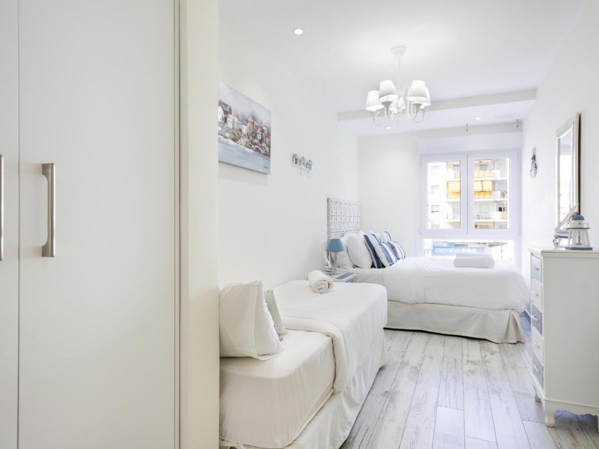 Lägenhet Spaces Mediterranean 4 Bedroom, 4 Bathroom, Huge Terrace, Jacuzzi- Sleeps 9 Sitges
