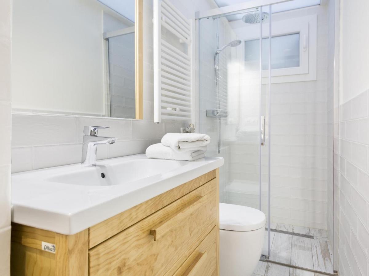 Spaces Mediterranean 4 Bedroom, 4 Bathroom, Huge Terrace, Jacuzzi- Sleeps 9 Lägenhet